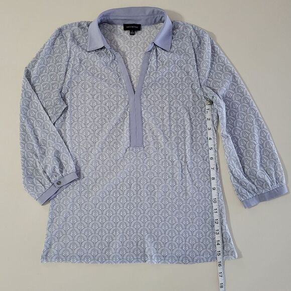 Limited Semi-Sheer Gray Print V-neck 3/4 Sleeve Pullover Blouse - Picture 5 of 12